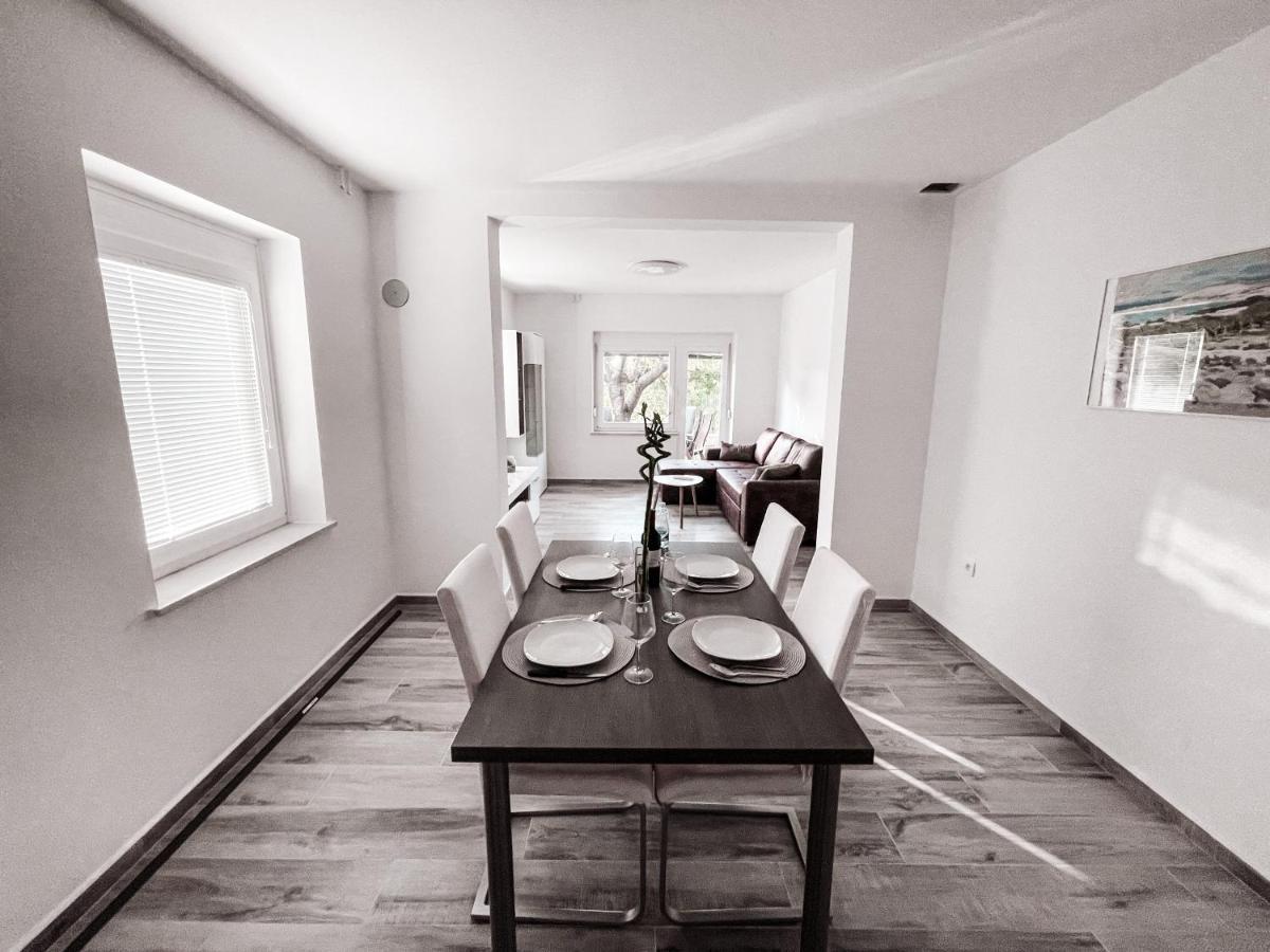 Riad Apartments Premium スポージニ・スコーフィ エクステリア 写真