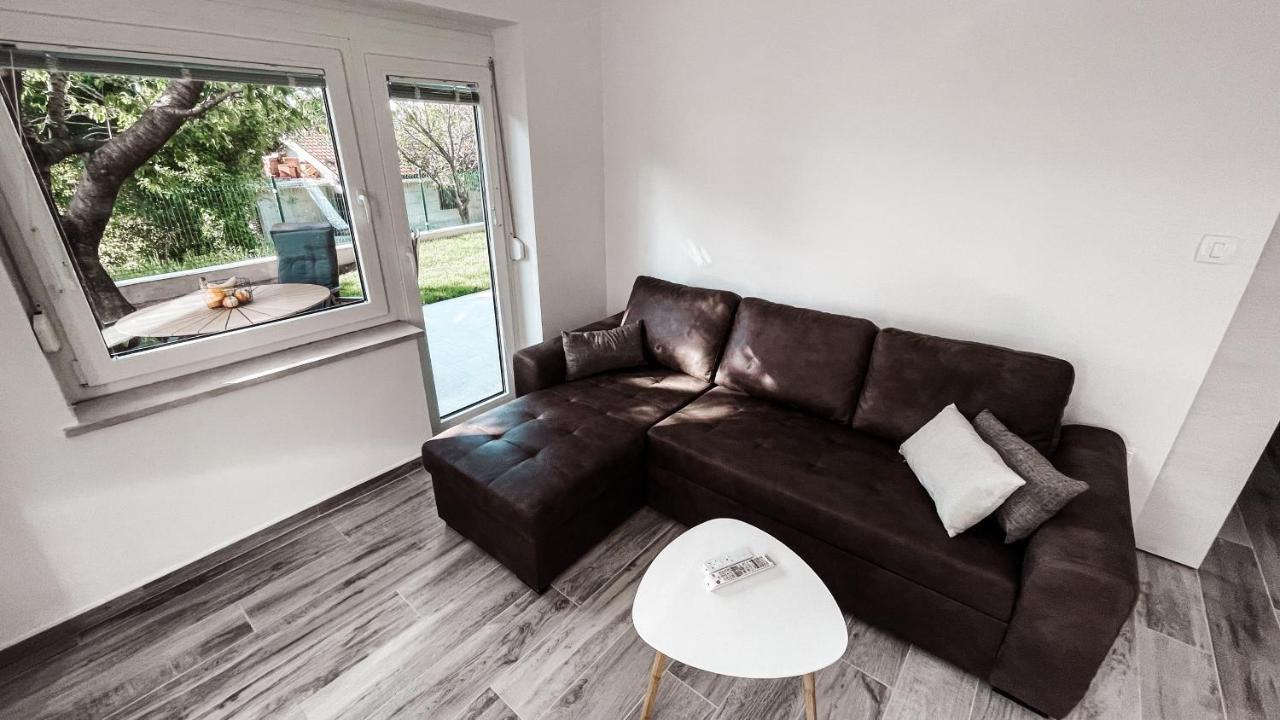 Riad Apartments Premium スポージニ・スコーフィ エクステリア 写真
